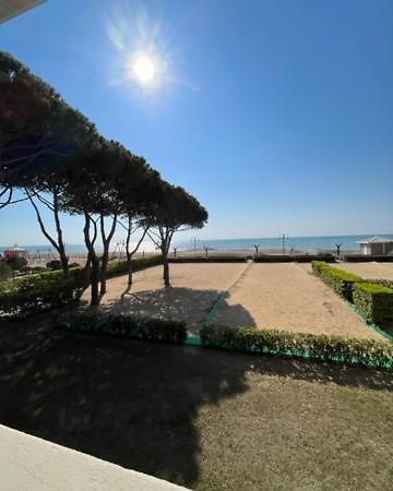 Appartamento Frontemare Da Michi E2 Lido di Jesolo Luaran gambar